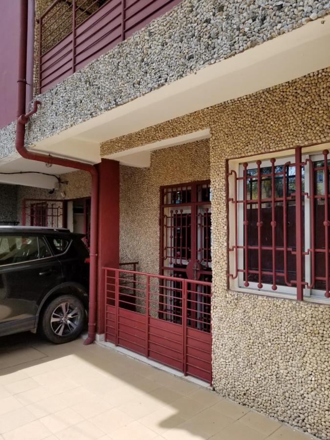 Stone House - Makepe, Douala Aparthotel Exteriör bild