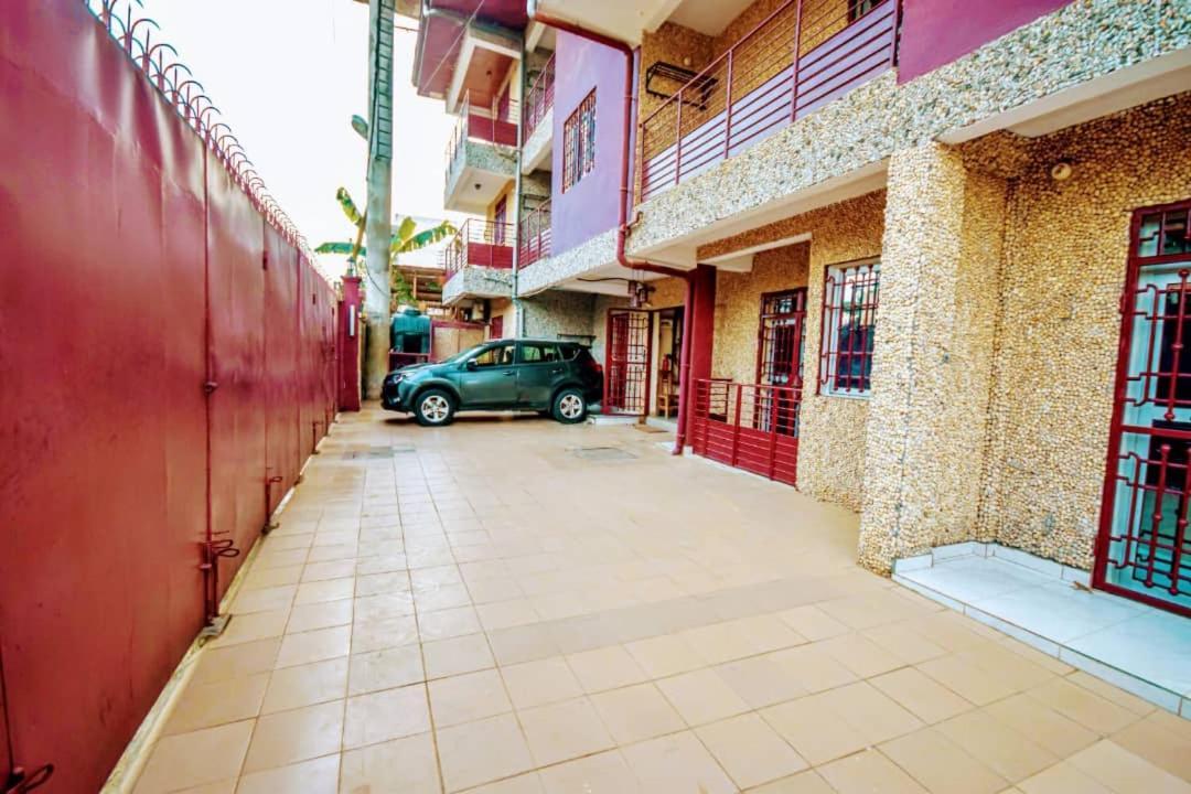 Stone House - Makepe, Douala Aparthotel Exteriör bild