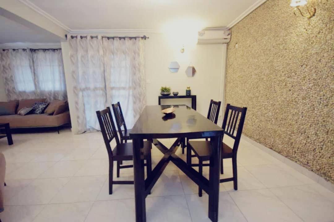 Stone House - Makepe, Douala Aparthotel Exteriör bild